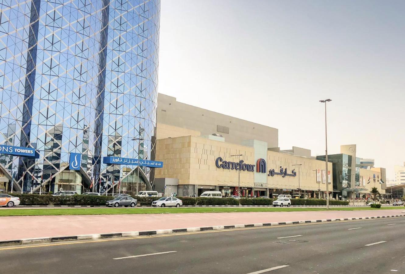 Partition Room In Al Seef Near Burjuman Metro Dubái Exterior foto