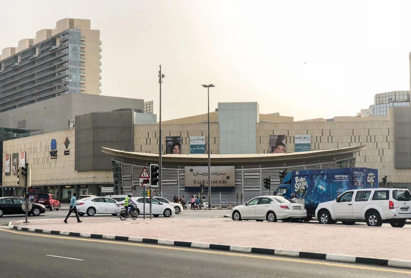 Partition Room In Al Seef Near Burjuman Metro Dubái Exterior foto