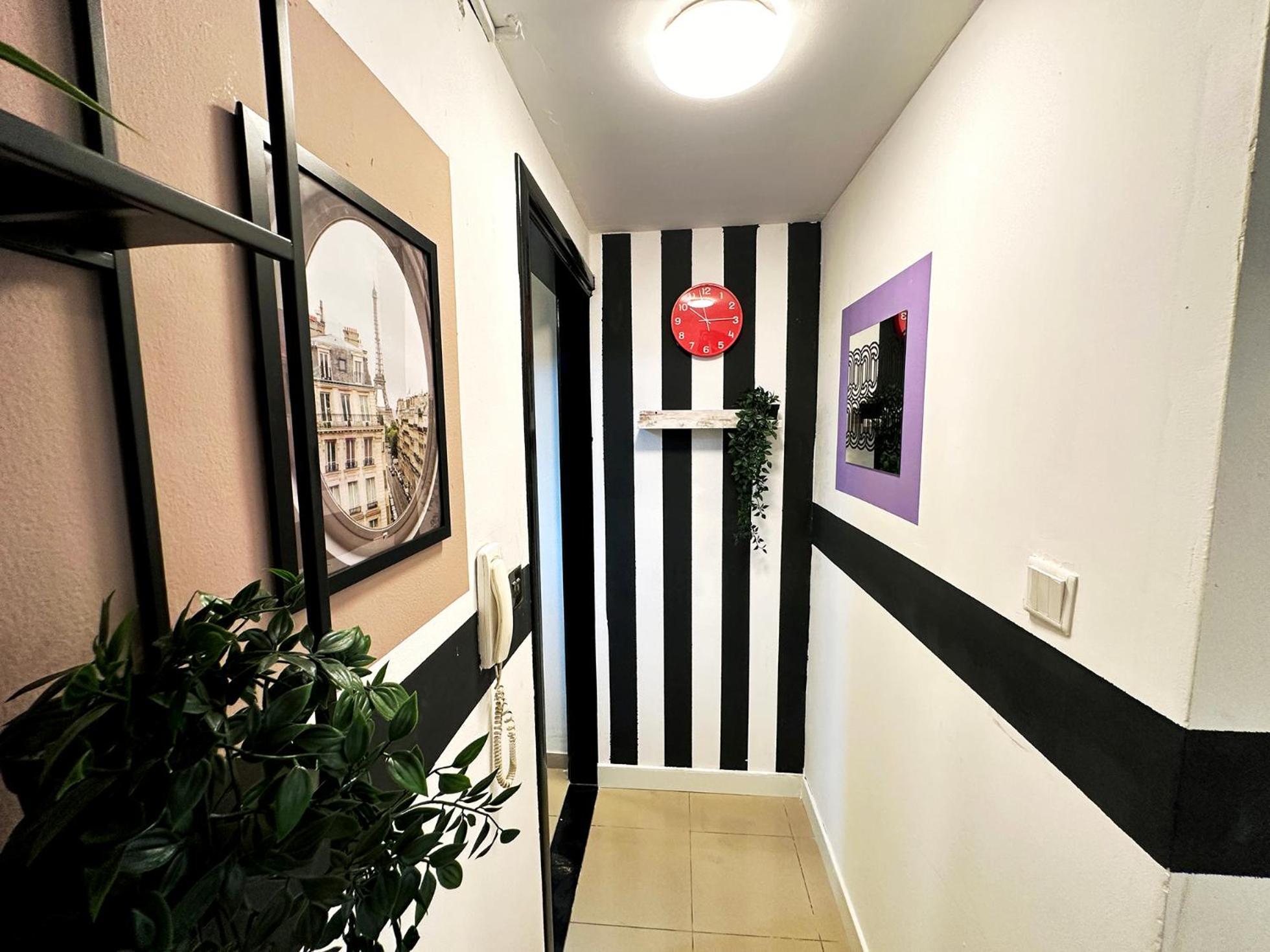 Partition Room In Al Seef Near Burjuman Metro Dubái Exterior foto
